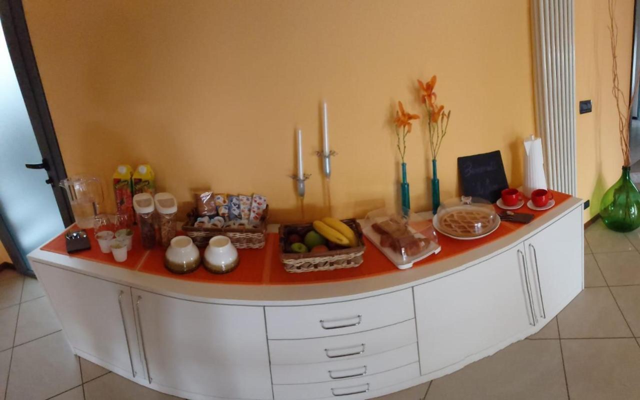 'L Sass Bed & Breakfast Borgomanero Bagian luar foto