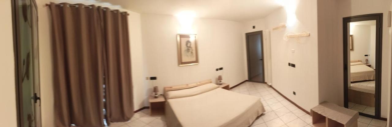 'L Sass Bed & Breakfast Borgomanero Bagian luar foto