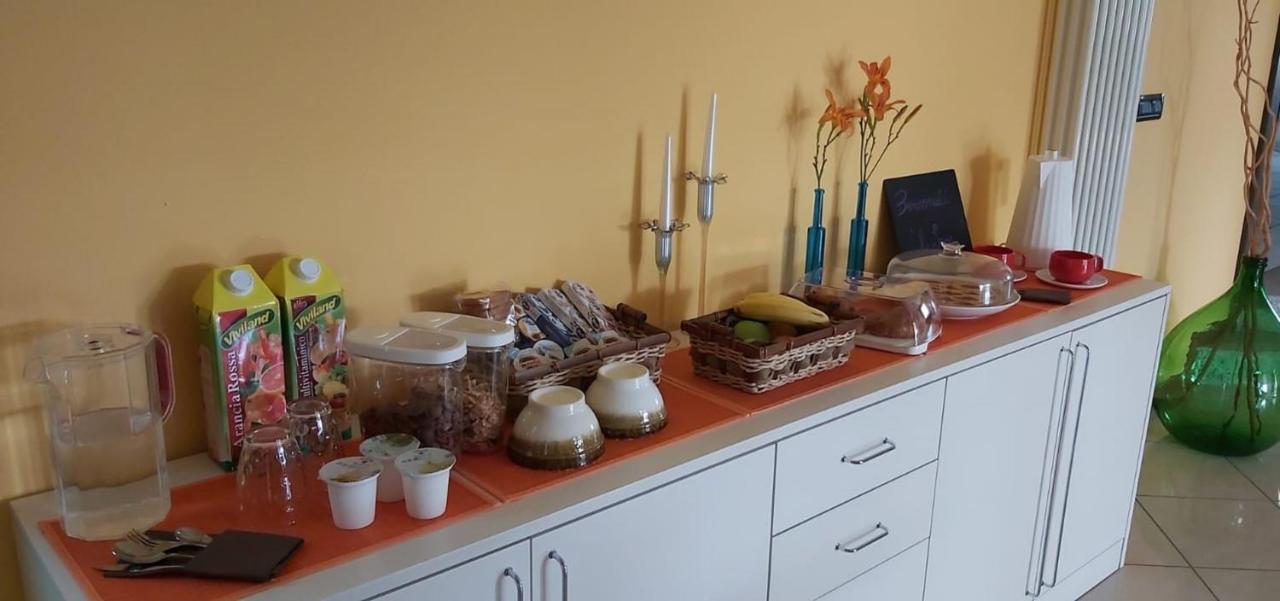 'L Sass Bed & Breakfast Borgomanero Bagian luar foto